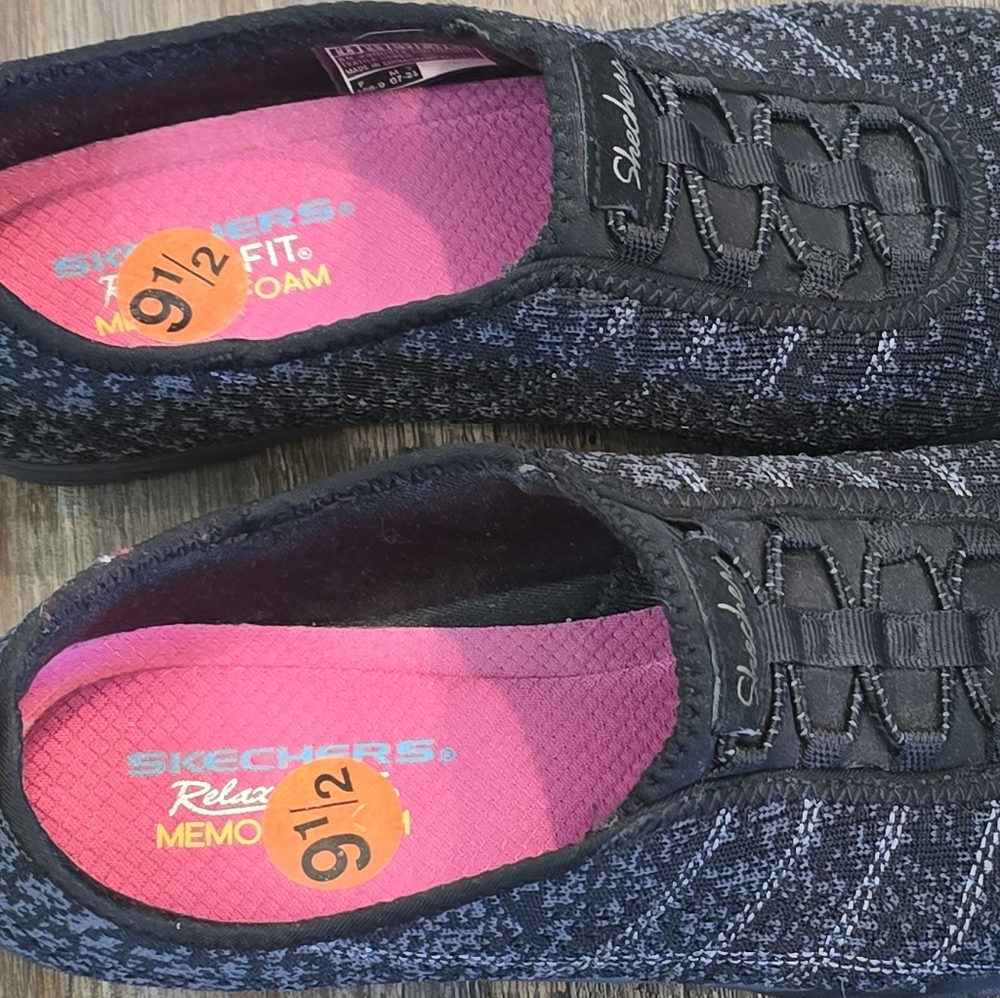 Skechers Relaxed Fit Memory Foam Insole Knit Slip On Athletic Womens 9.5 - Picture 14 of 15